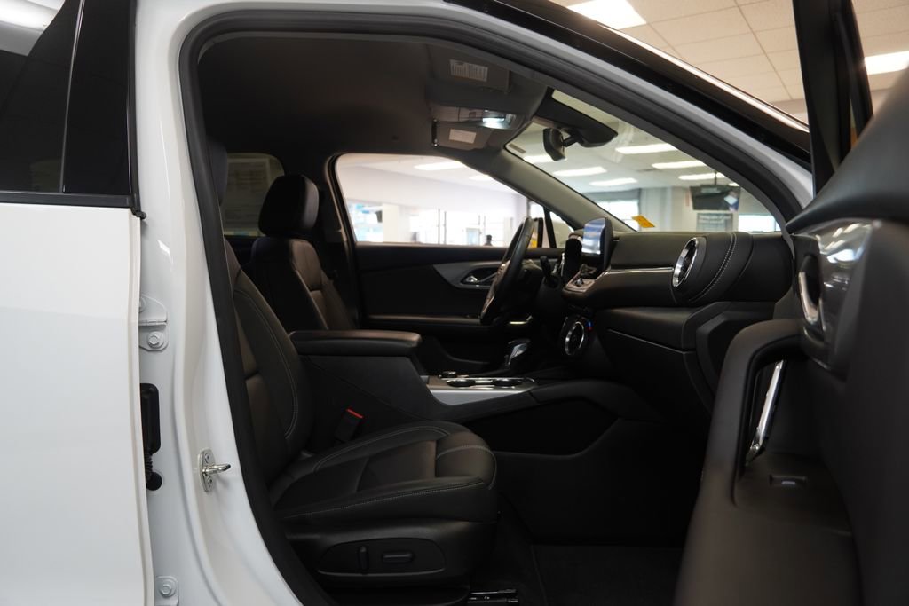 Used 2023 Chevrolet Blazer LT image 27