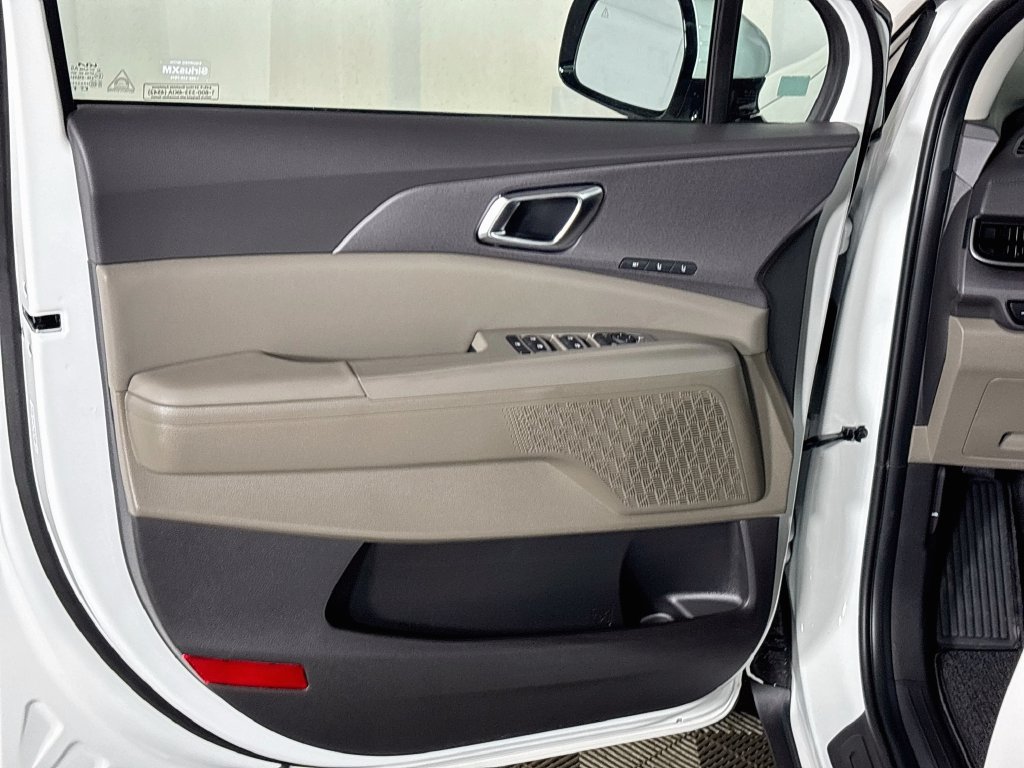 New 2027 Kia Carnival EX FWD image 10