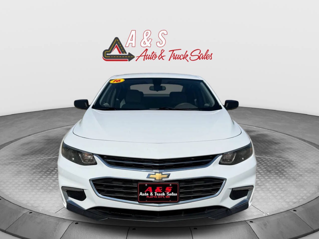 Used 2016 Chevrolet Malibu LS FWD image 2