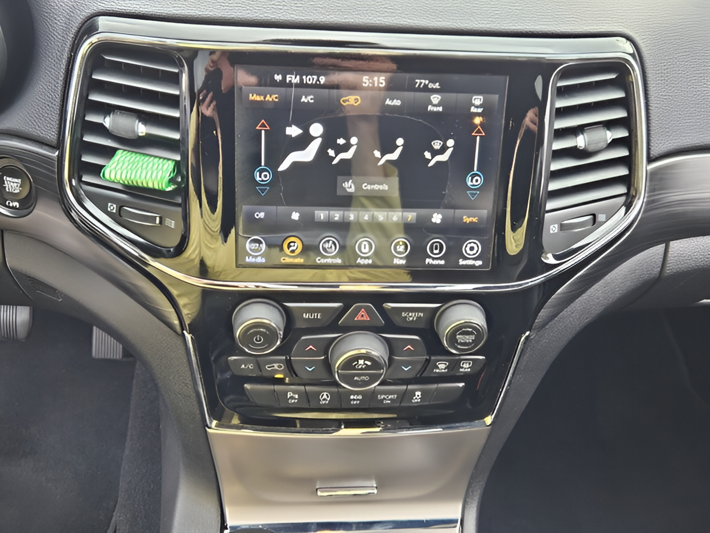 Used 2020 Jeep Grand Cherokee Altitude RWD image 18