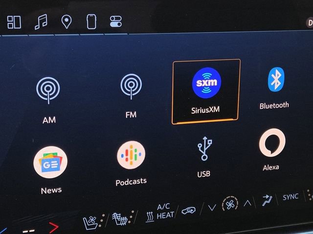 Used 2024 Chevrolet Equinox EV LT image 4