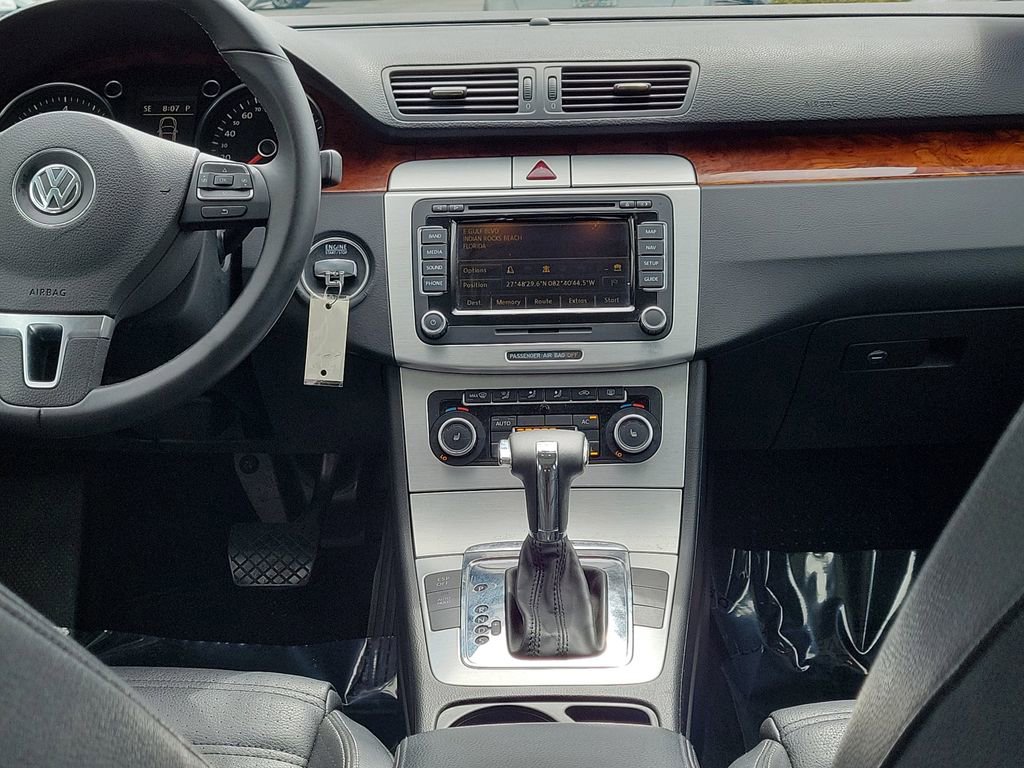 Used 2011 Volkswagen CC Lux image 16