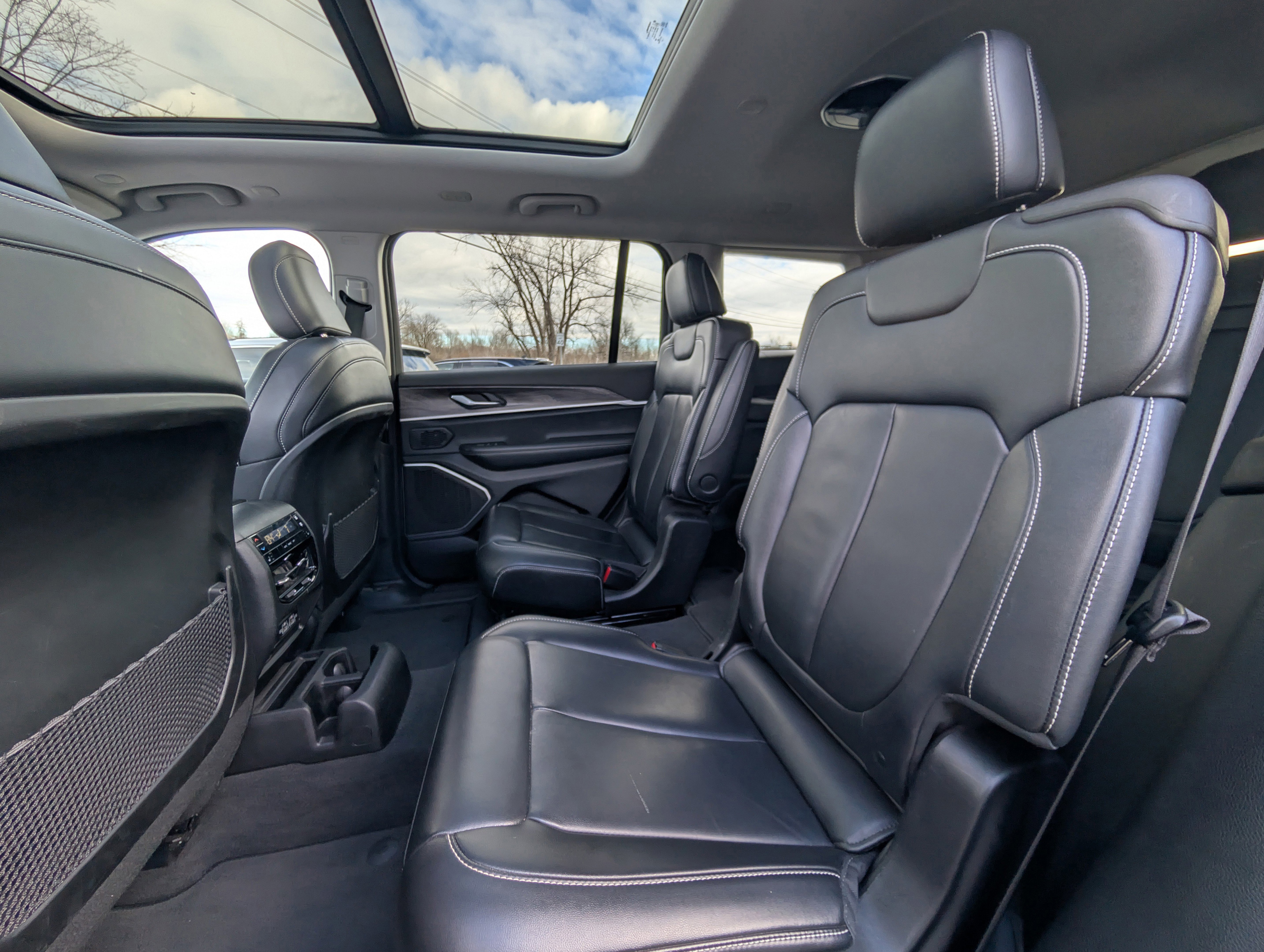 Used 2021 Jeep Grand Cherokee L Limited image 40