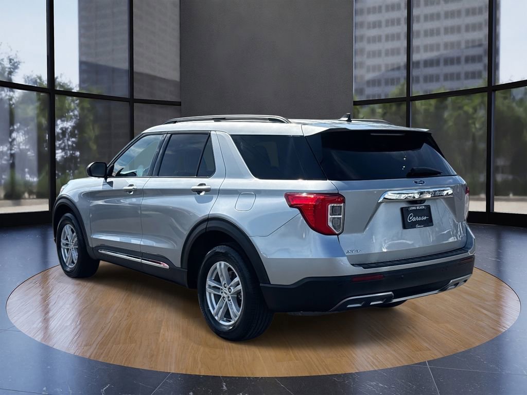 Certified 2022 Ford Explorer XLT w/ Equipment Group 202A image 4