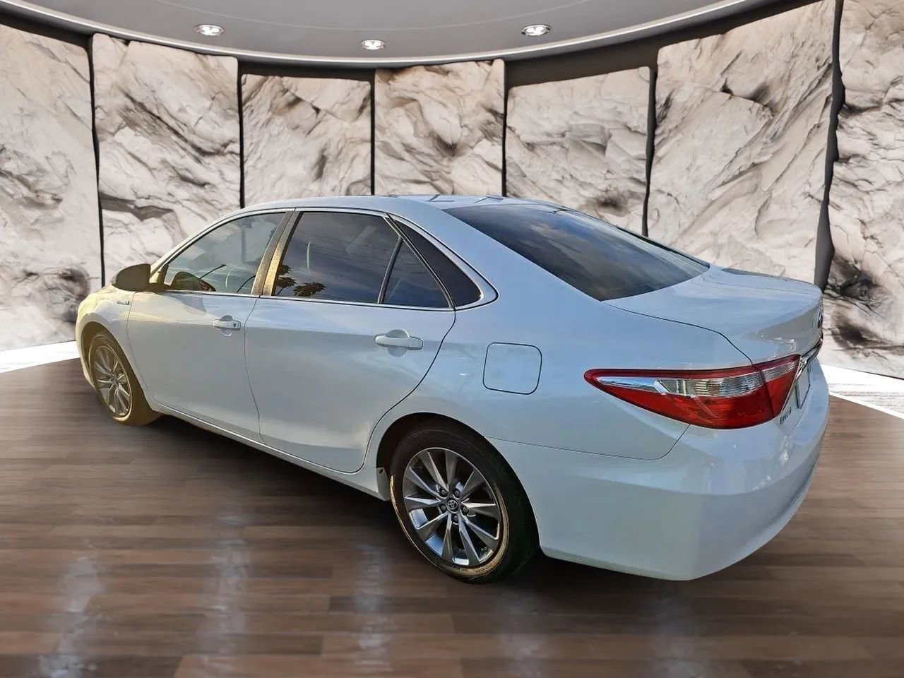 Used 2017 Toyota Camry XLE image 4