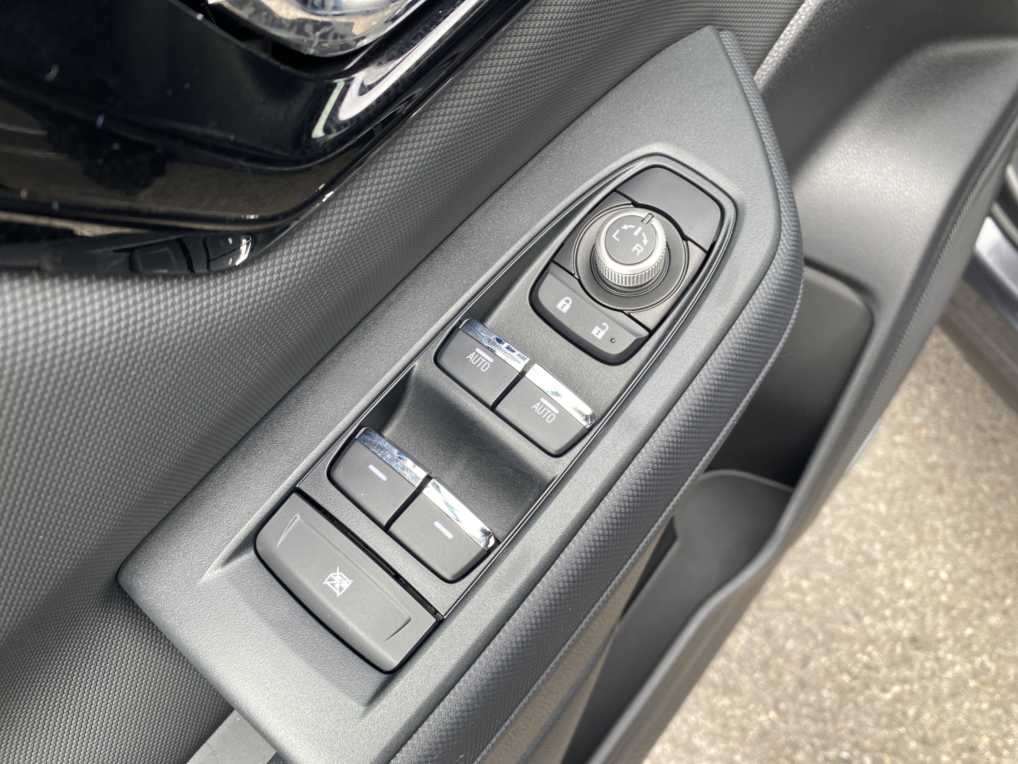 Used 2025 Subaru Forester Limited image 18