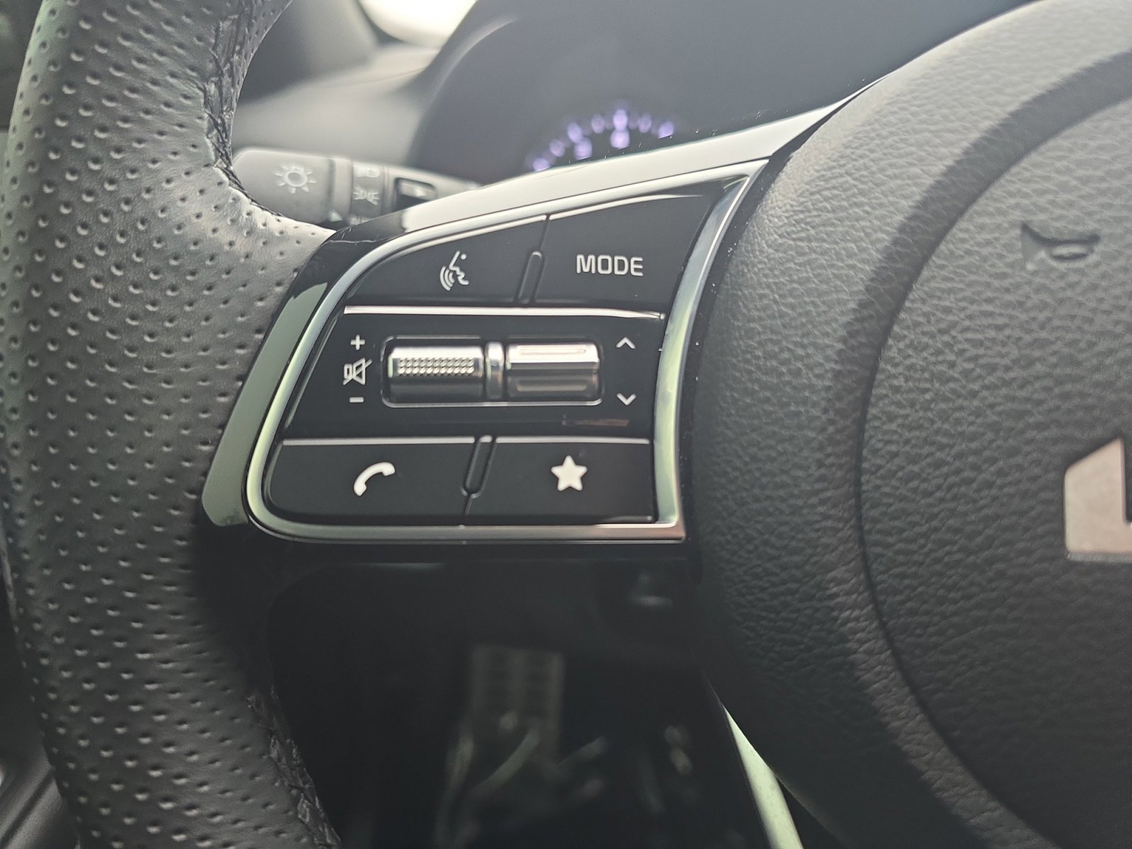 Used 2023 Kia Forte GT-Line w/ GT-Line Premium Package image 8