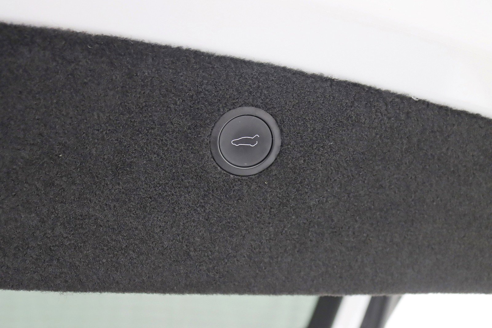 Used 2022 Tesla Model X image 39