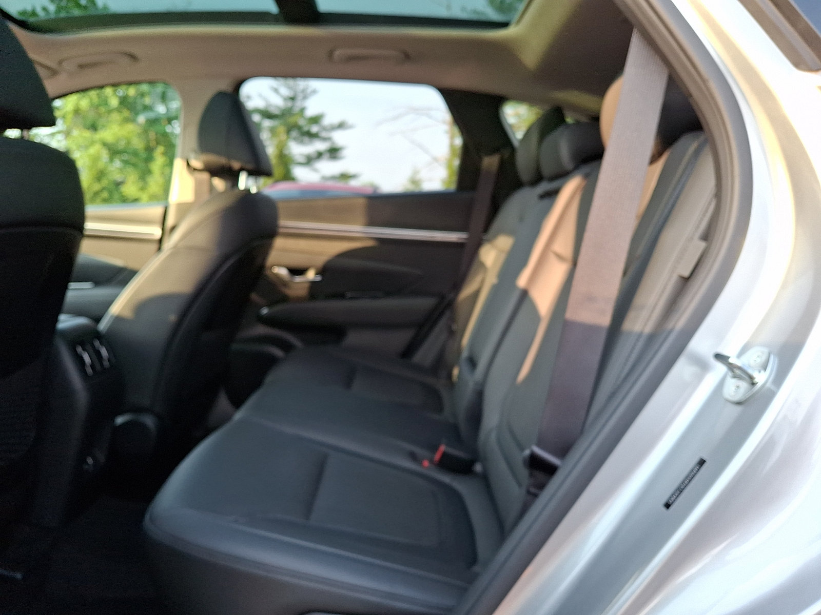 Certified 2024 Hyundai Tucson Limited AWD/4WD image 10