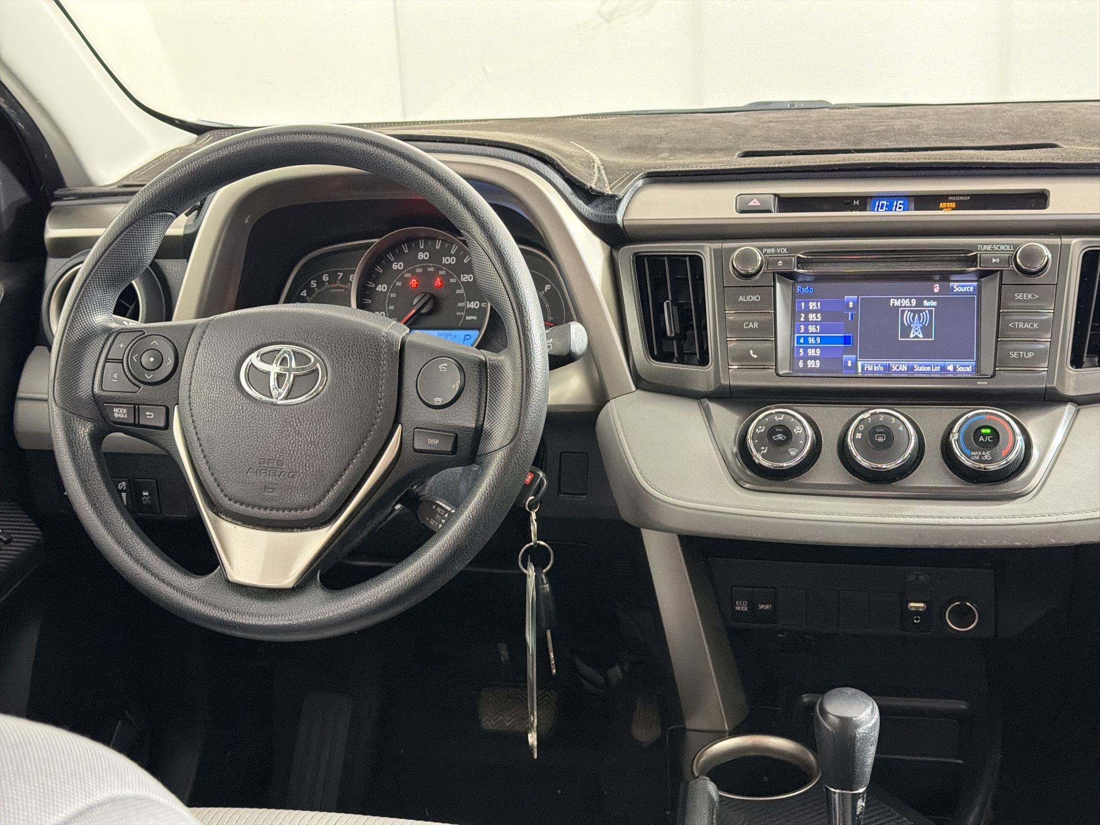 Used 2015 Toyota RAV4 LE image 25