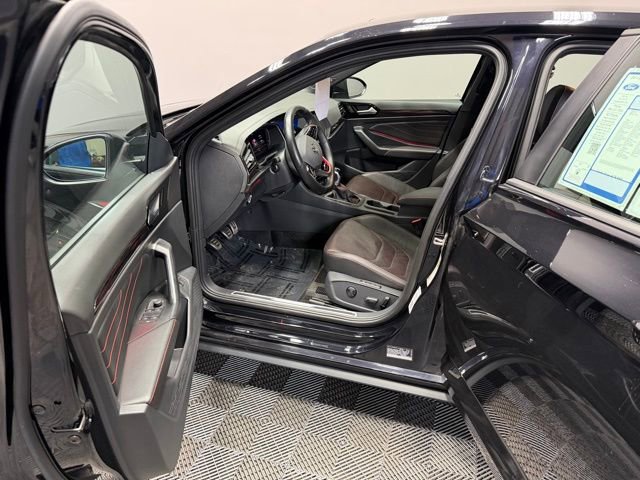 Used 2024 Volkswagen Jetta GLI Autobahn image 14