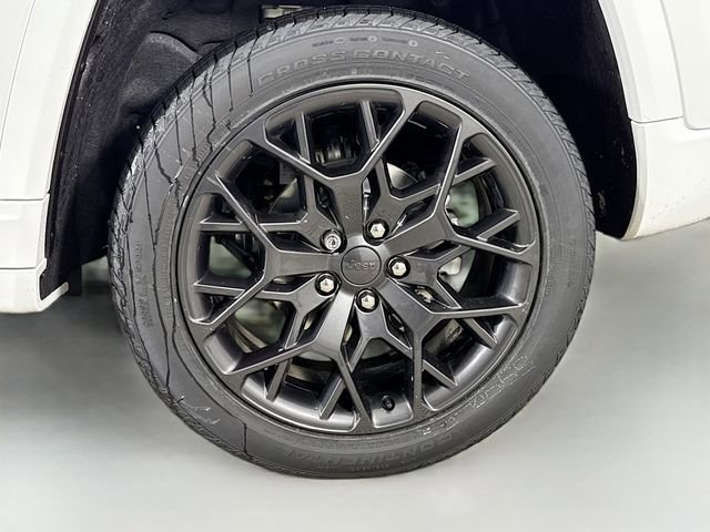 New 2025 Jeep Grand Cherokee Summit w/ Obsidian Package image 32