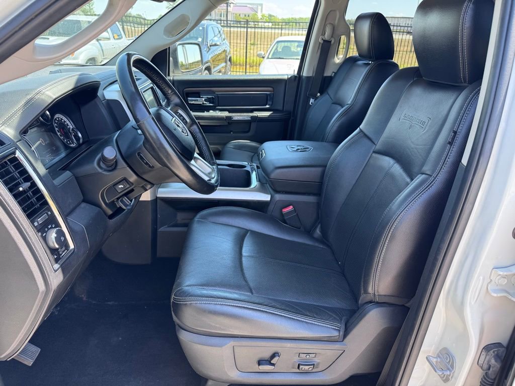 Used 2018 RAM 1500 Laramie w/ Convenience Group AWD/4WD image 25