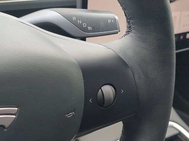 Used 2023 Tesla Model Y Long Range image 30