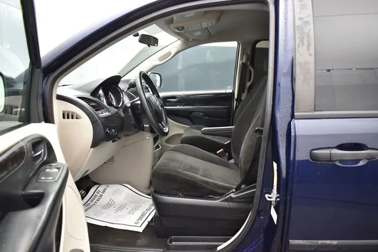 Used 2012 Dodge Grand Caravan American Value Package FWD image 14