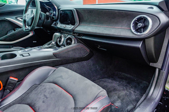 Used 2022 Chevrolet Camaro ZL1 RWD image 27