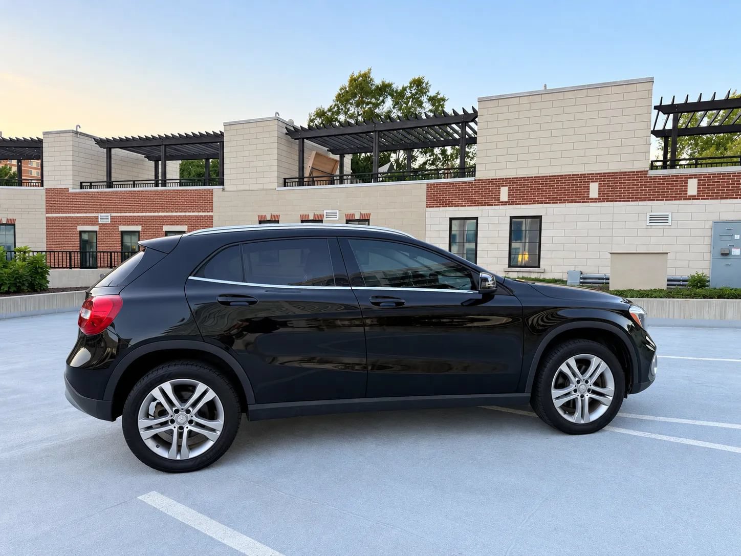 Used 2018 Mercedes-Benz GLA 250 4MATIC image 5