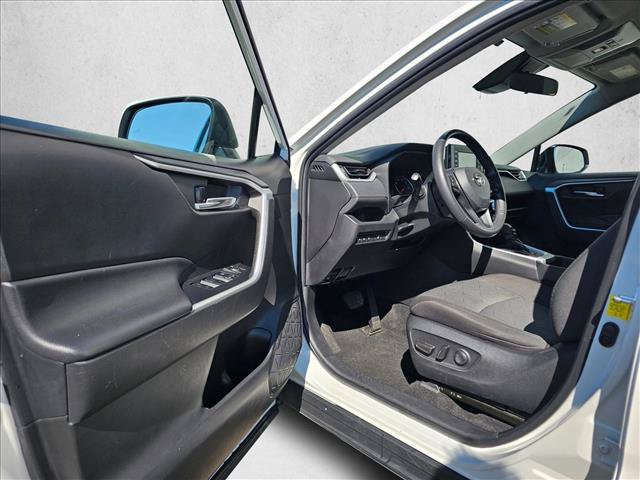 Used 2022 Toyota RAV4 XLE w/ XLE Grade Weather Package AWD/4WD image 21