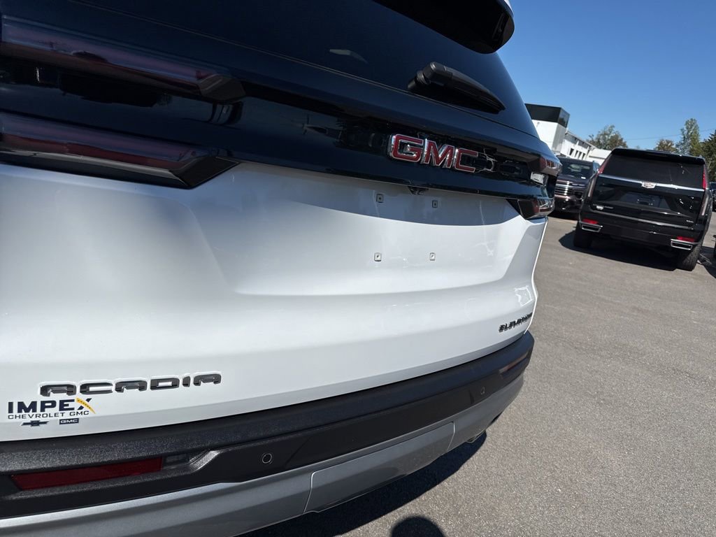 Used 2025 GMC Acadia Elevation FWD image 32