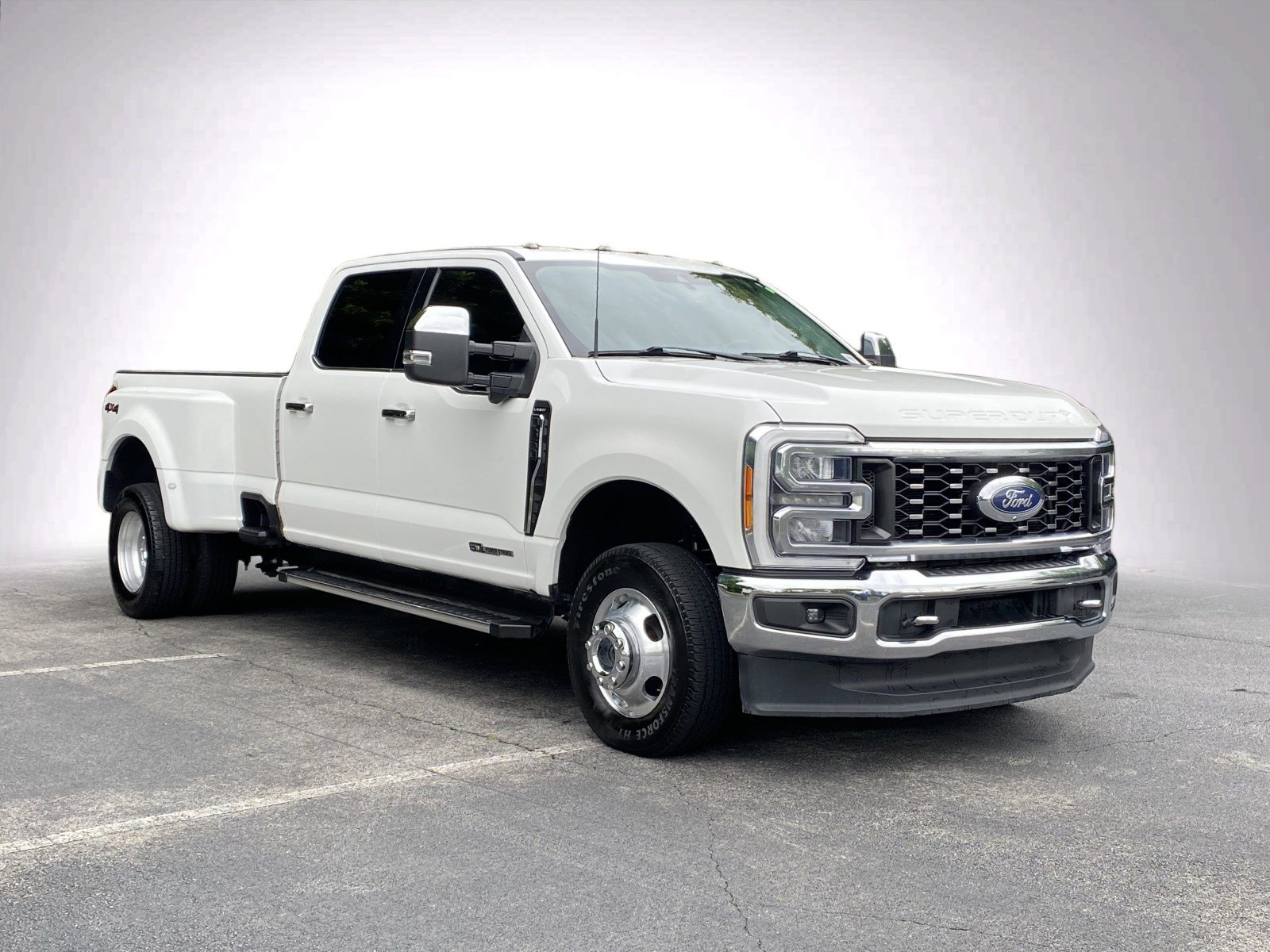 Used 2023 Ford F350 Lariat w/ Chrome Package AWD/4WD image 2