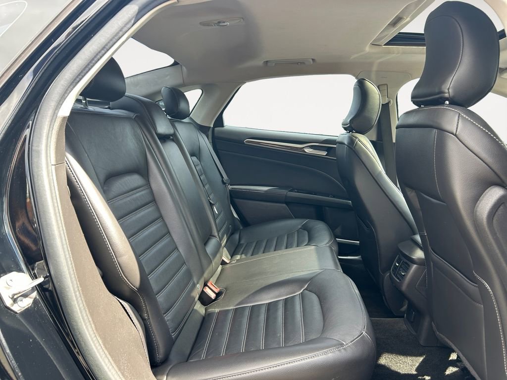 Used 2016 Ford Fusion SE w/ Equipment Group 202A FWD image 24