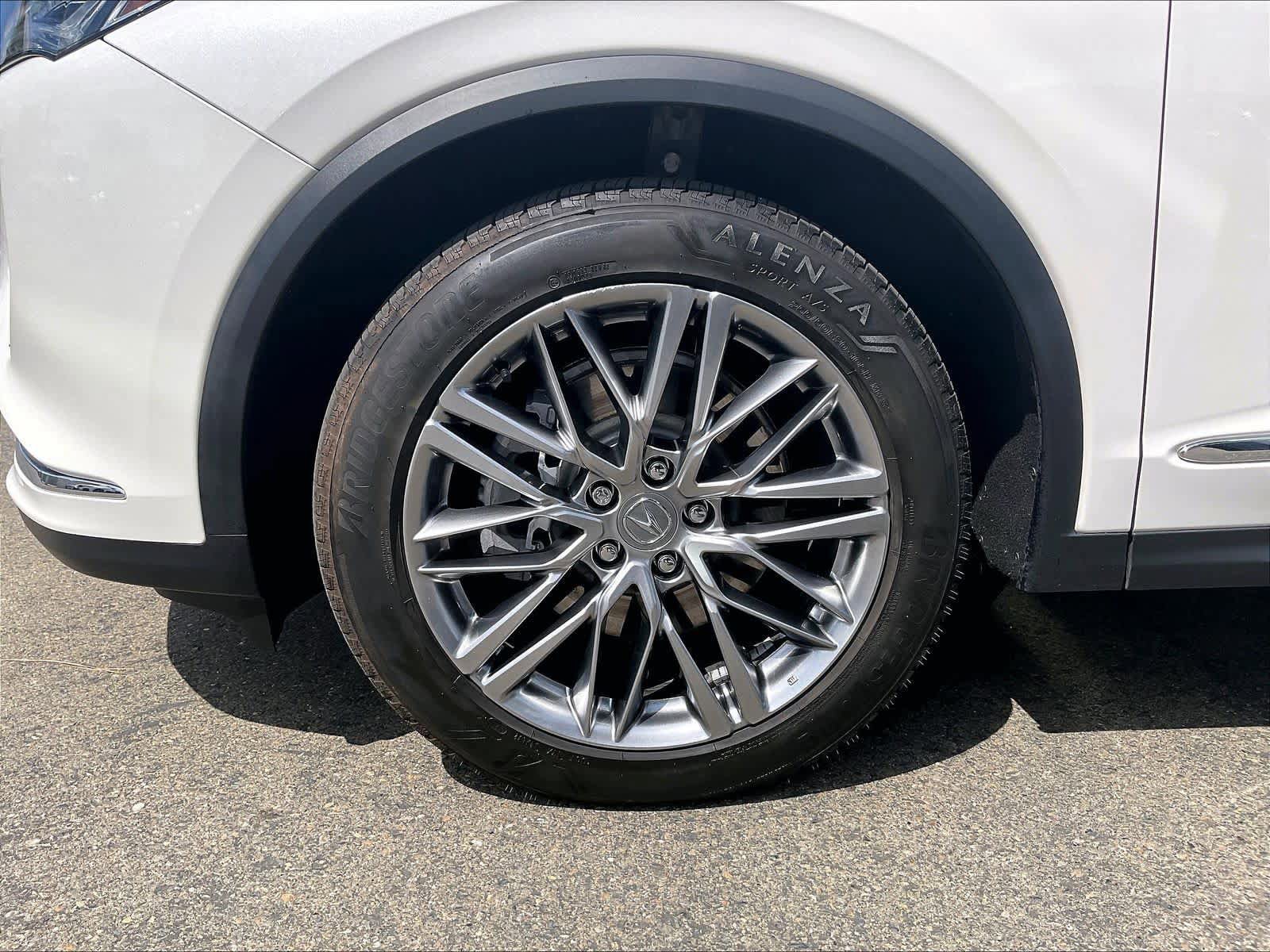 Used 2024 Acura MDX SH-AWD w/ Advance Package image 11
