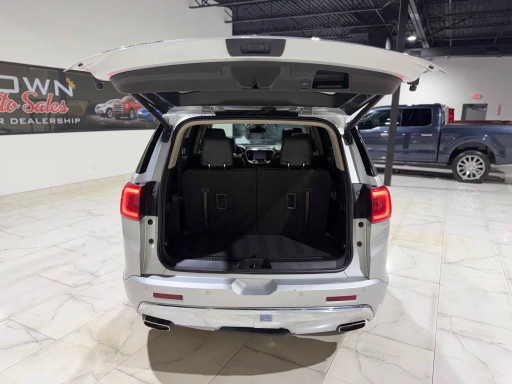 Used 2019 GMC Acadia Denali w/ Technology Package FWD image 11