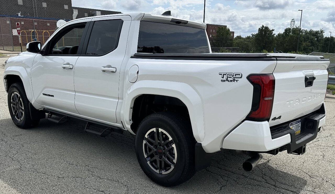 Used 2026 Toyota Tacoma TRD Sport AWD/4WD image 3