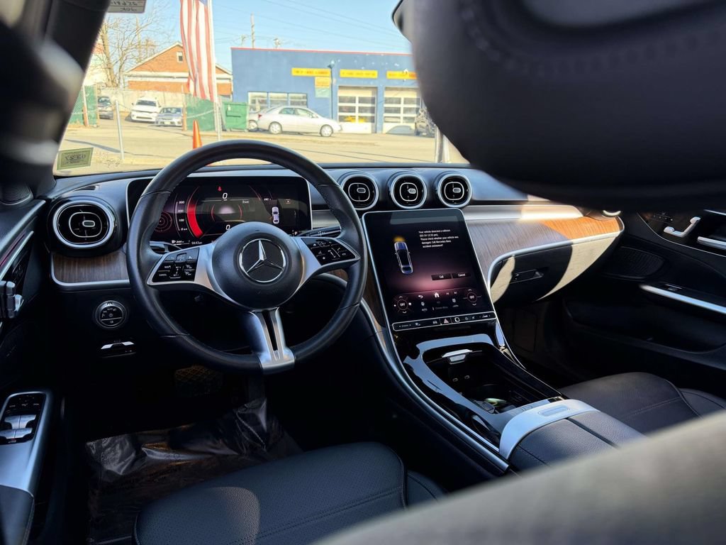 Used 2025 Mercedes-Benz C 300 4MATIC Sedan image 22