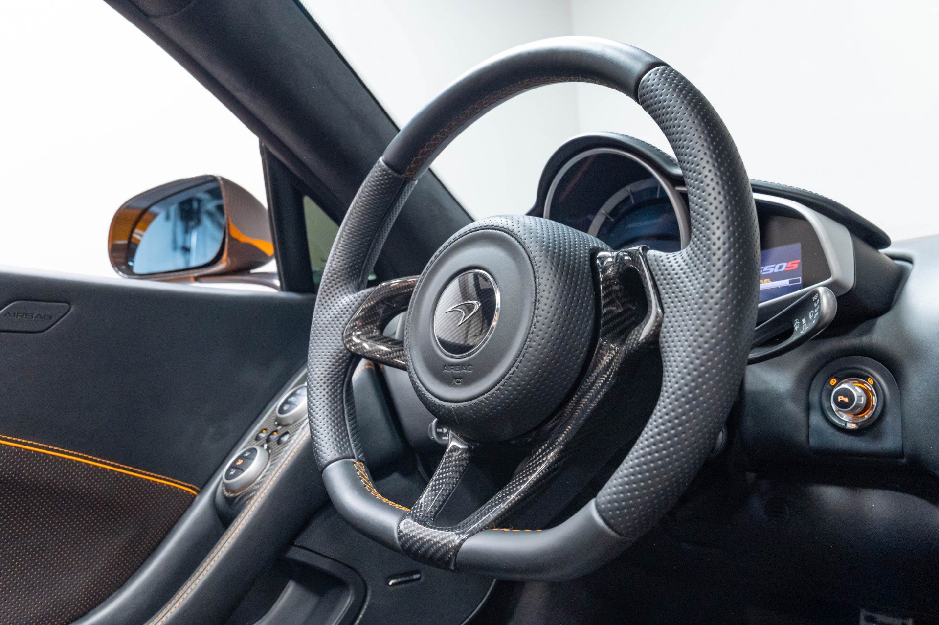 Used 2015 McLaren 650S Spider RWD image 36