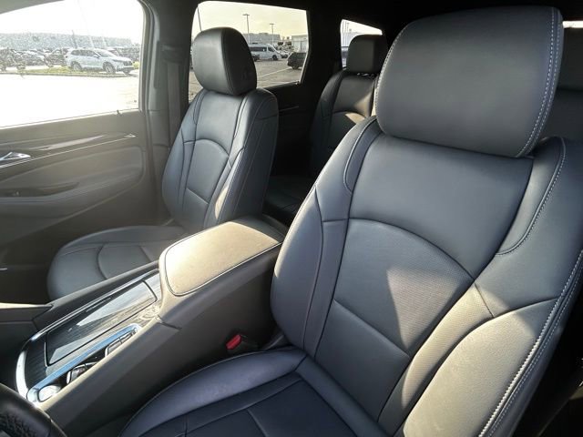 Used 2024 Buick Enclave Essence image 7