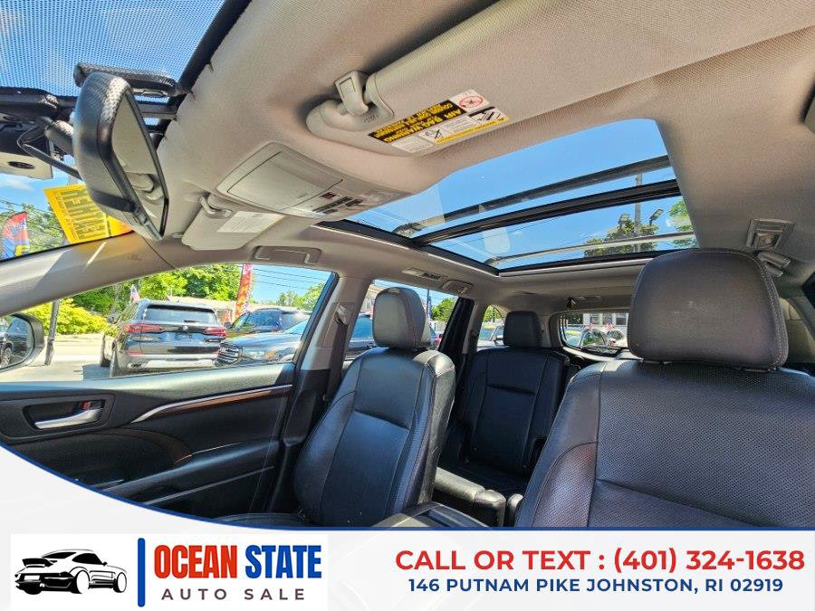 Used 2015 Toyota Highlander Limited Platinum AWD/4WD image 14