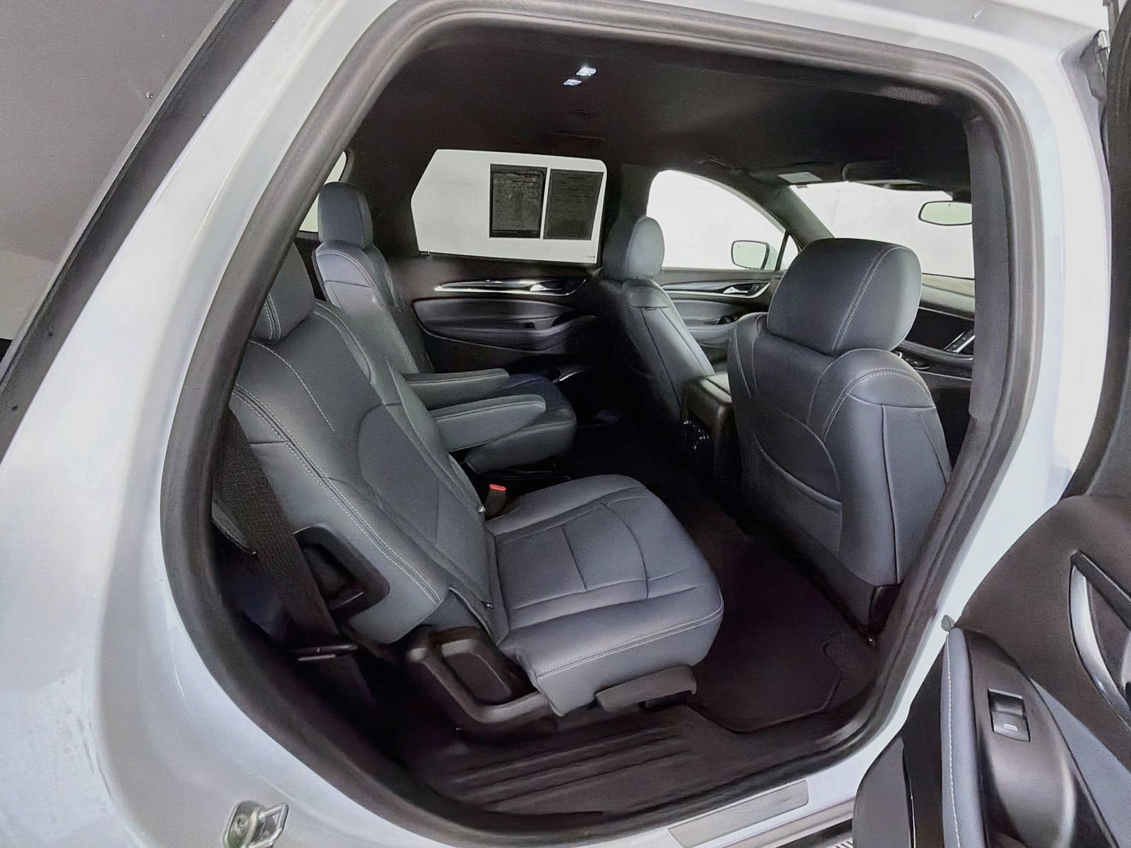 Used 2024 Buick Enclave Essence FWD image 27