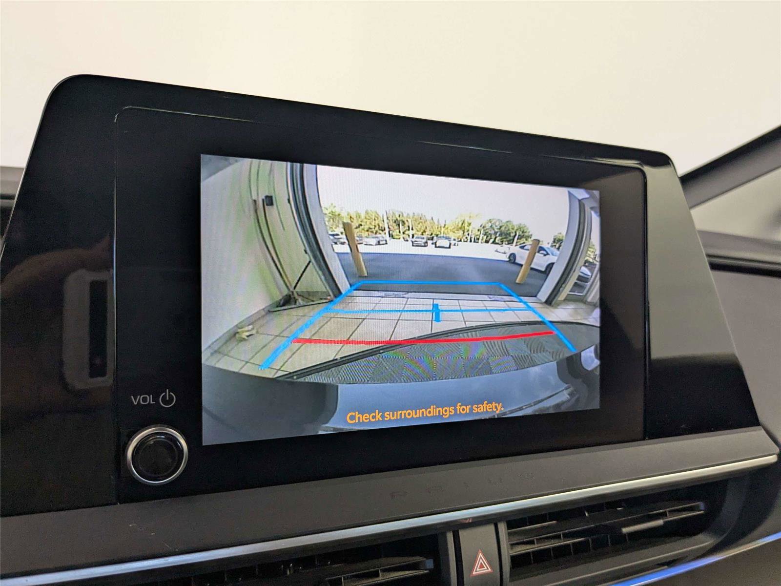 Used 2023 Toyota Prius XLE FWD image 22