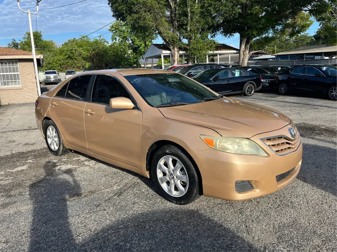Used 2011 Toyota Camry LE w/ LE Extra-Value Pkg FWD image 3
