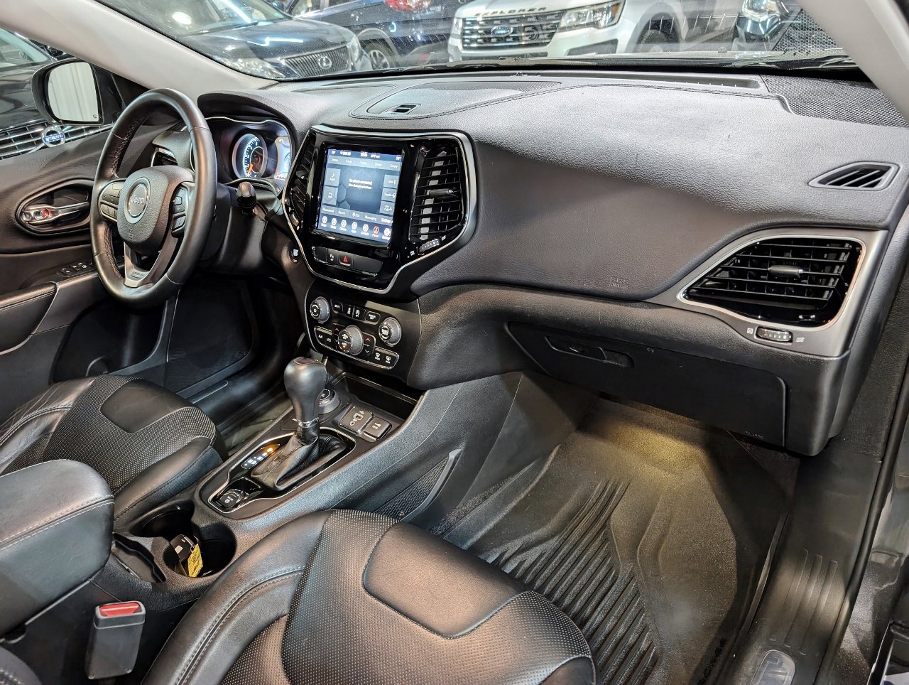 Used 2019 Jeep Cherokee Limited w/ Trailer Tow Group image 28
