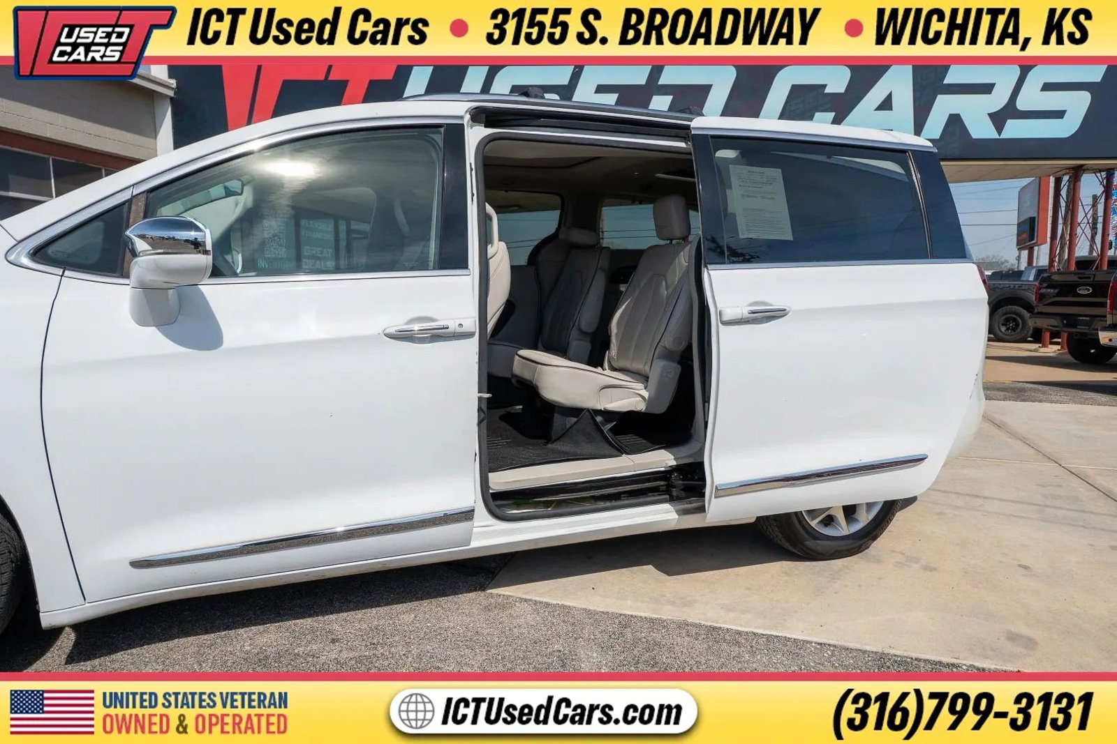 Used 2020 Chrysler Pacifica Limited FWD image 3
