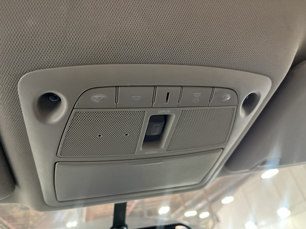 Used 2018 Nissan Rogue S AWD/4WD image 41