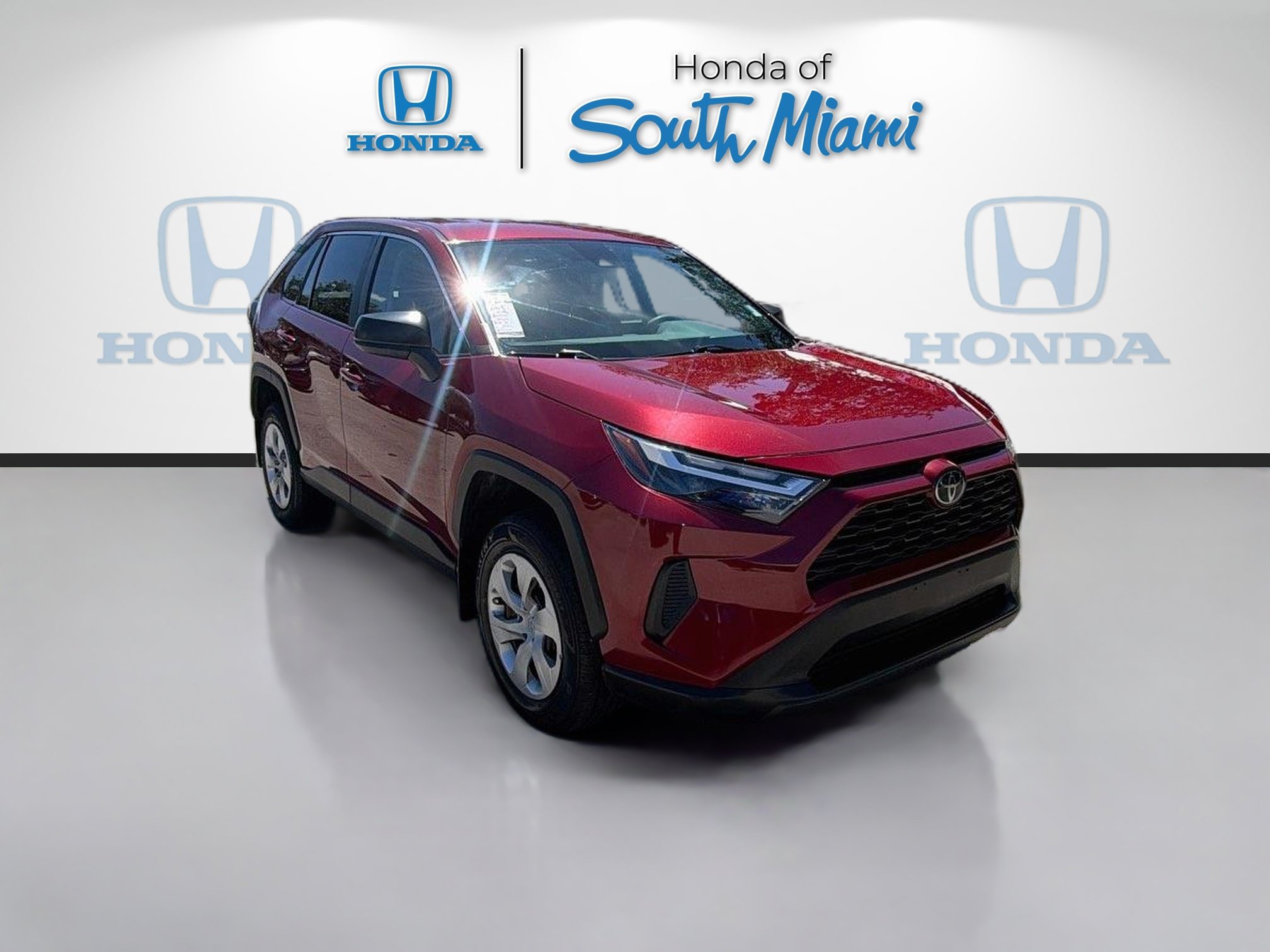 Used 2023 Toyota RAV4 LE AWD/4WD image 1