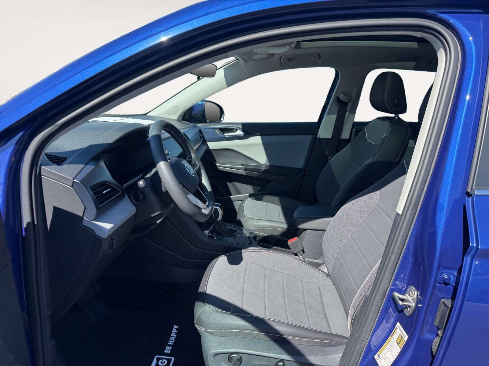 Certified 2023 Volkswagen Taos SE FWD image 10