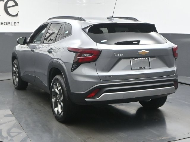 Used 2025 Chevrolet Trax LT FWD image 40