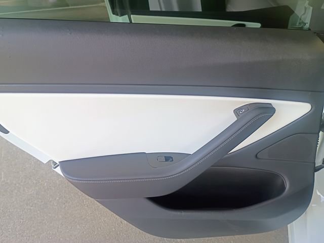 Used 2020 Tesla Model 3 Standard Range RWD image 51