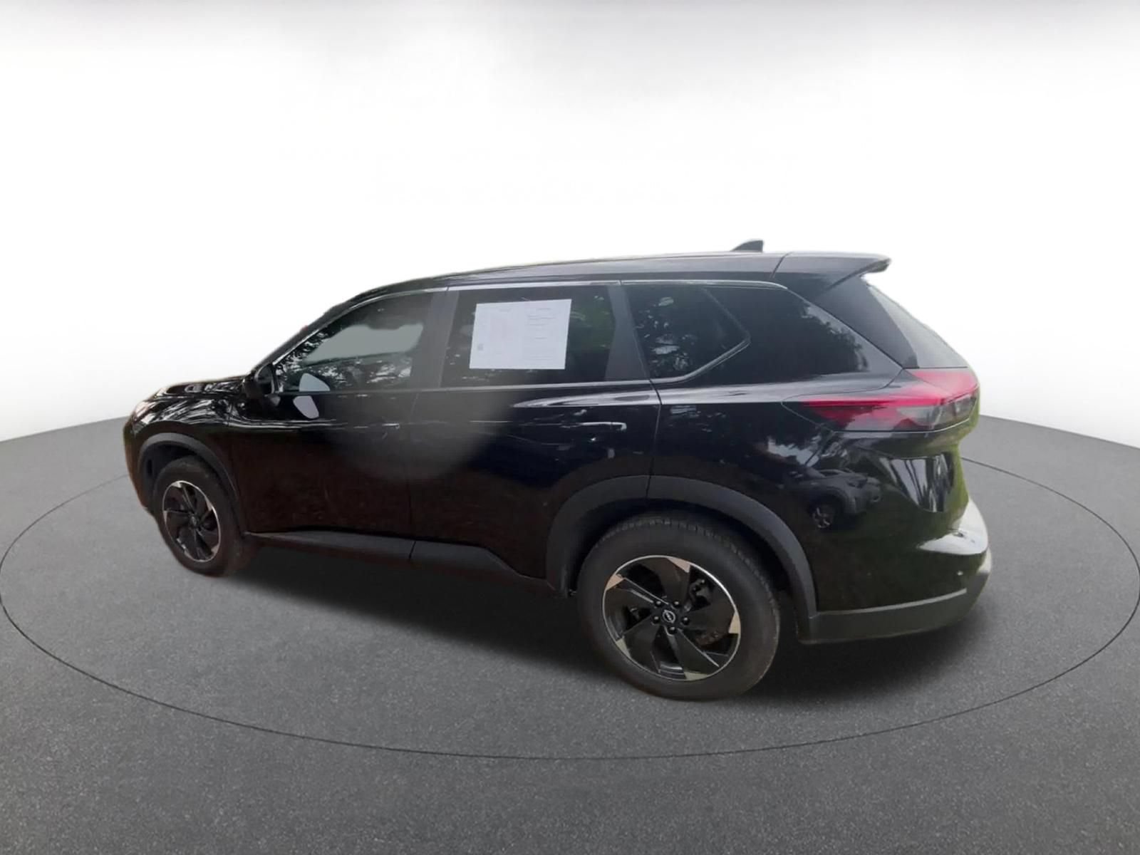 Used 2025 Nissan Rogue SV AWD/4WD image 9