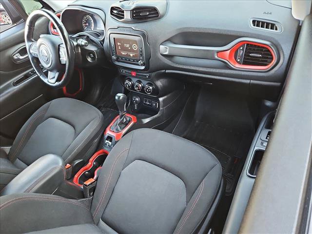 Used 2017 Jeep Renegade Trailhawk AWD/4WD image 22