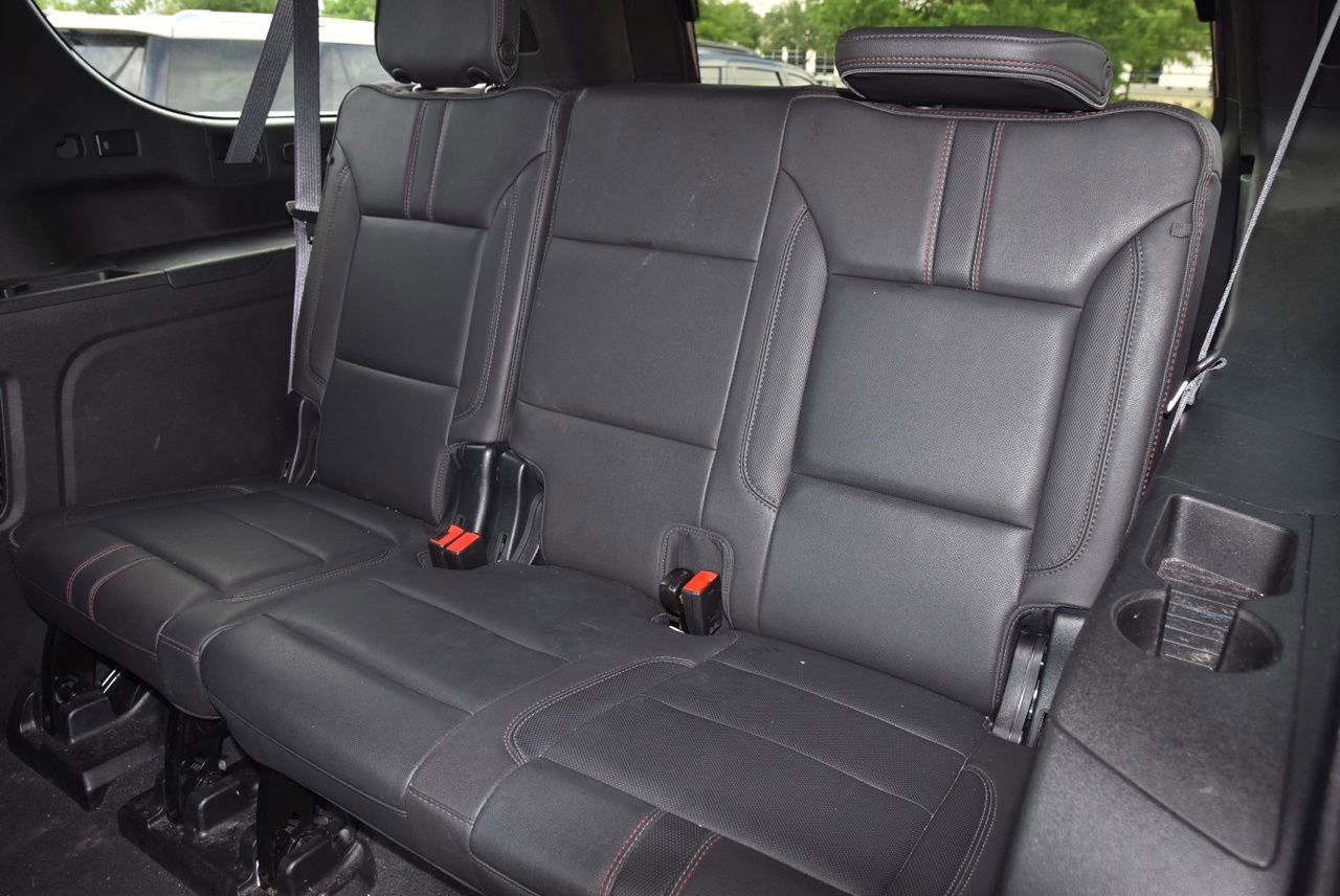Used 2024 Chevrolet Suburban RST w/ Luxury Package RWD image 12