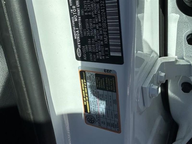 Used 2025 Genesis GV80 2.5T Standard image 32