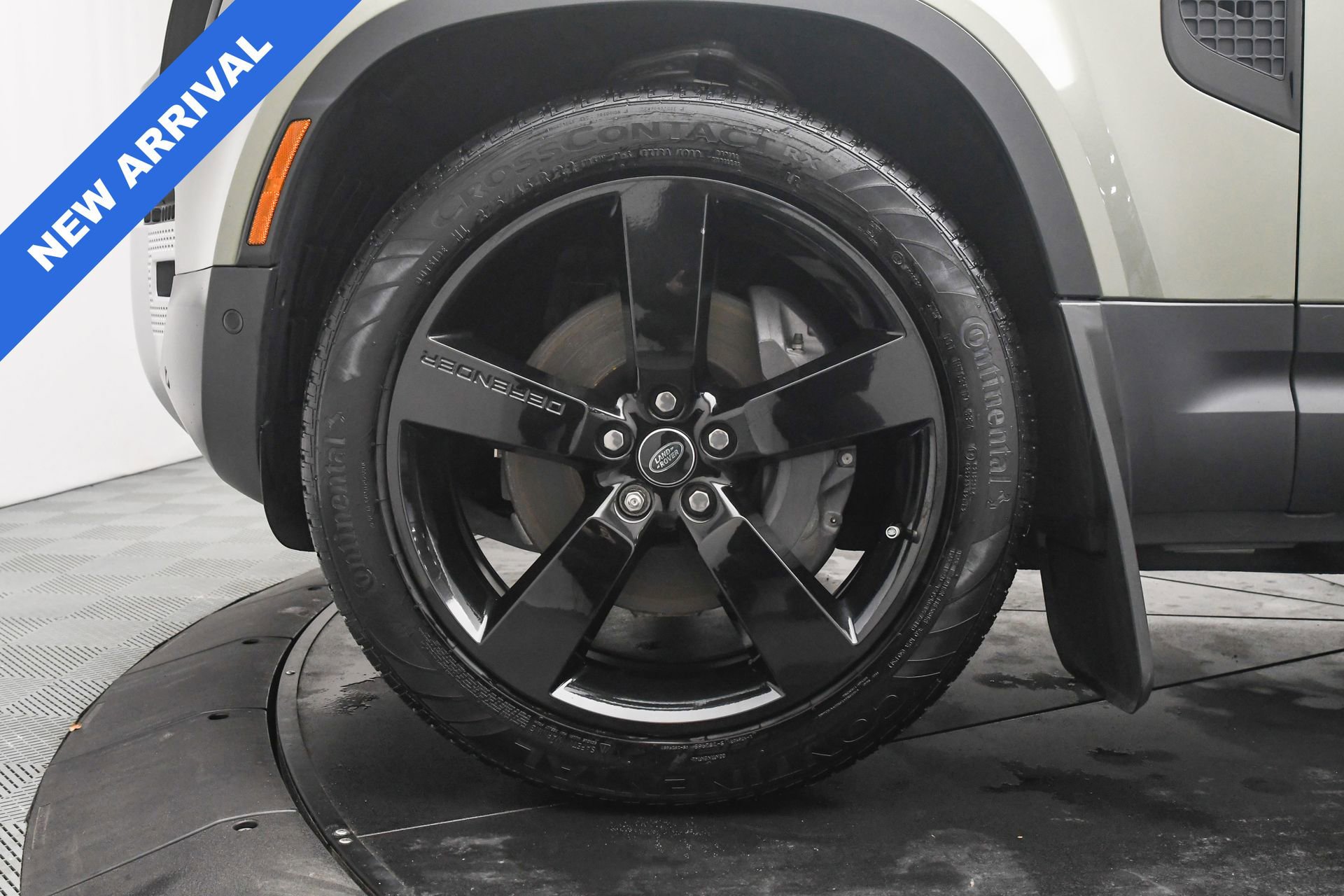 Used 2024 Land Rover Defender 110 S image 29