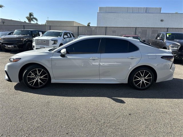 Used 2024 Toyota Camry SE image 7