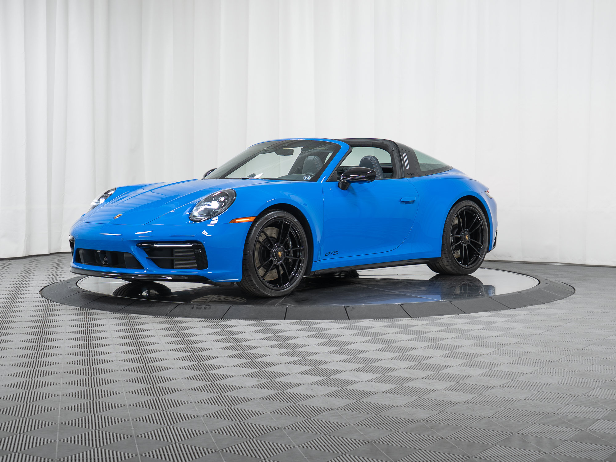 Certified 2023 Porsche 911 Targa 4 GTS w/ Premium Package AWD/4WD image 32