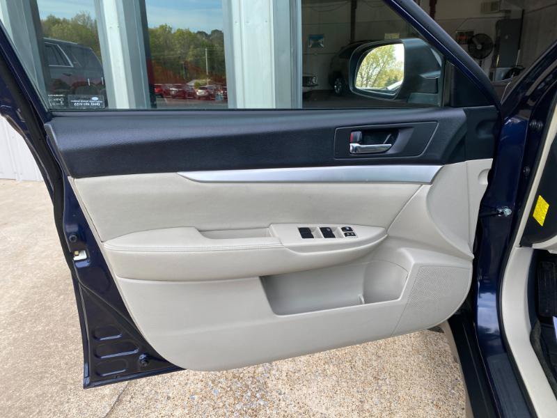 Used 2012 Subaru Outback 2.5i Premium AWD/4WD image 12